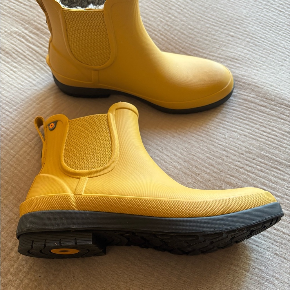 Bogs Yellow Rubber Chelsea Ankle Boots with Fleece Lining - Picture 3 of 6